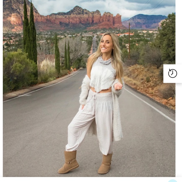 Pi yoga Pants - PI yoga pants beige color